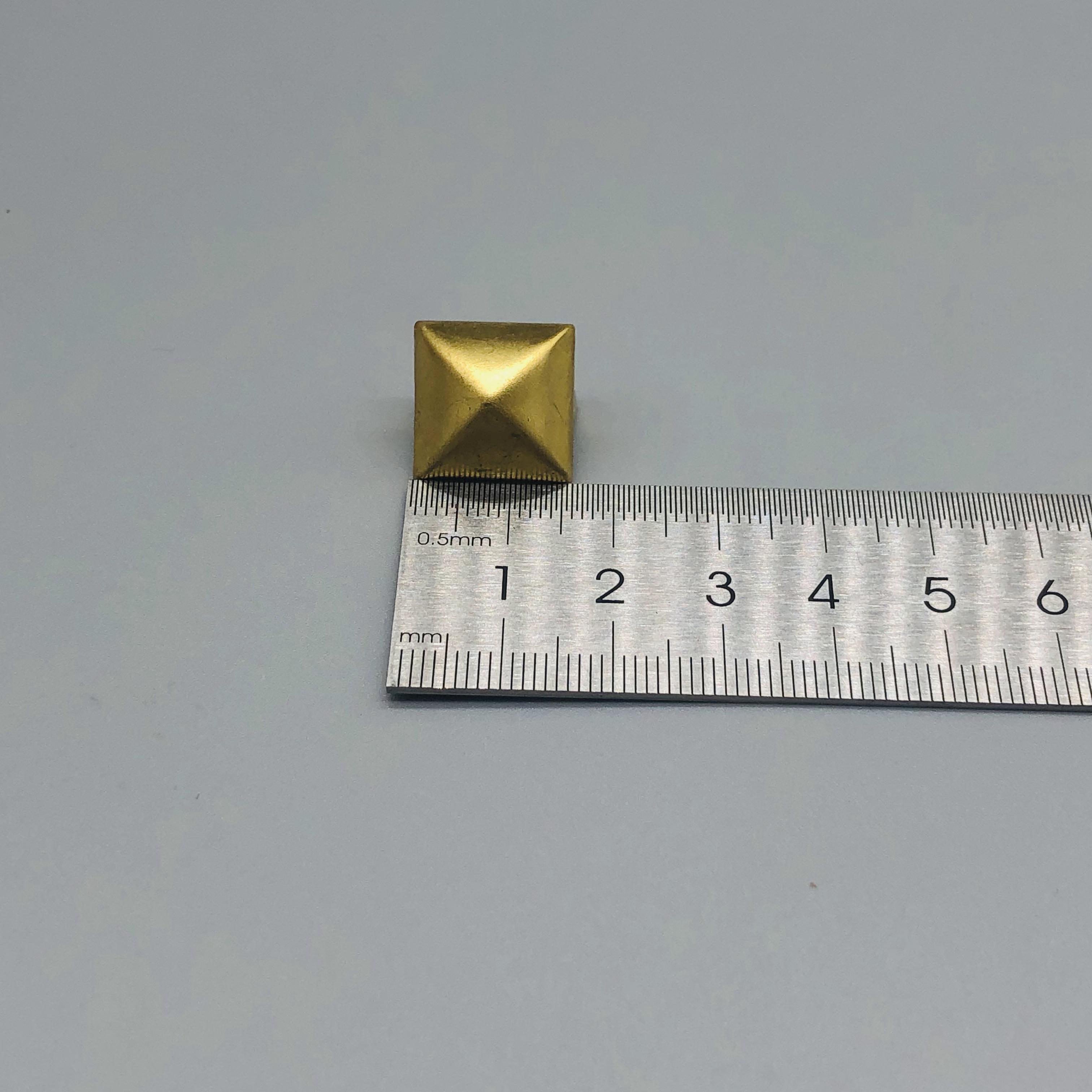shoe Decorative Studs Accessories Pyramid Studs for bags rivets for leather