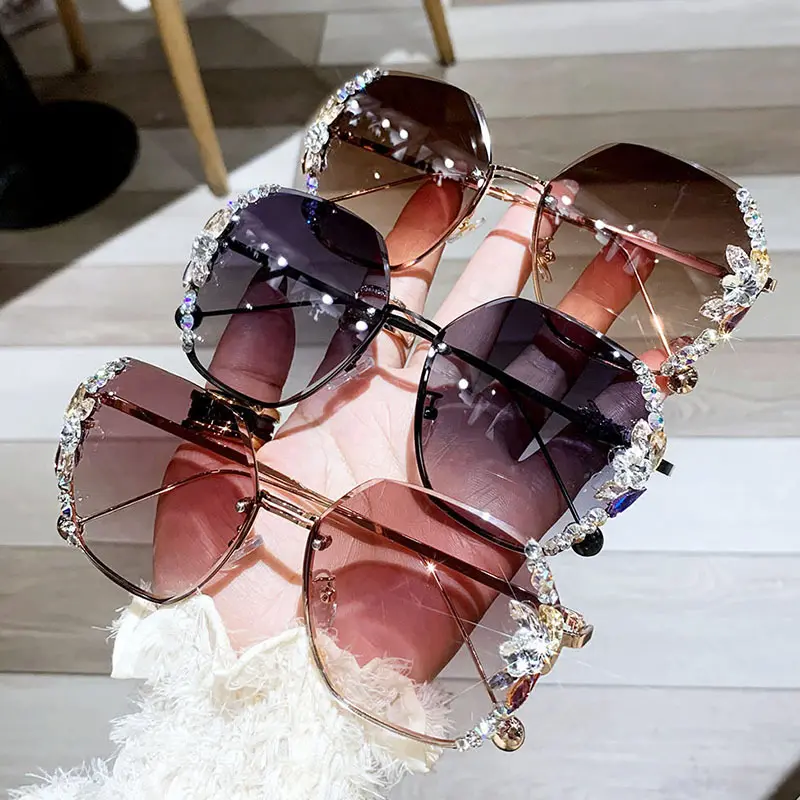 Fashion Vintage Luxury Cutting Lens Gradient Sun Glasses UV400 Rimless Rhinestone Sunglasses Women