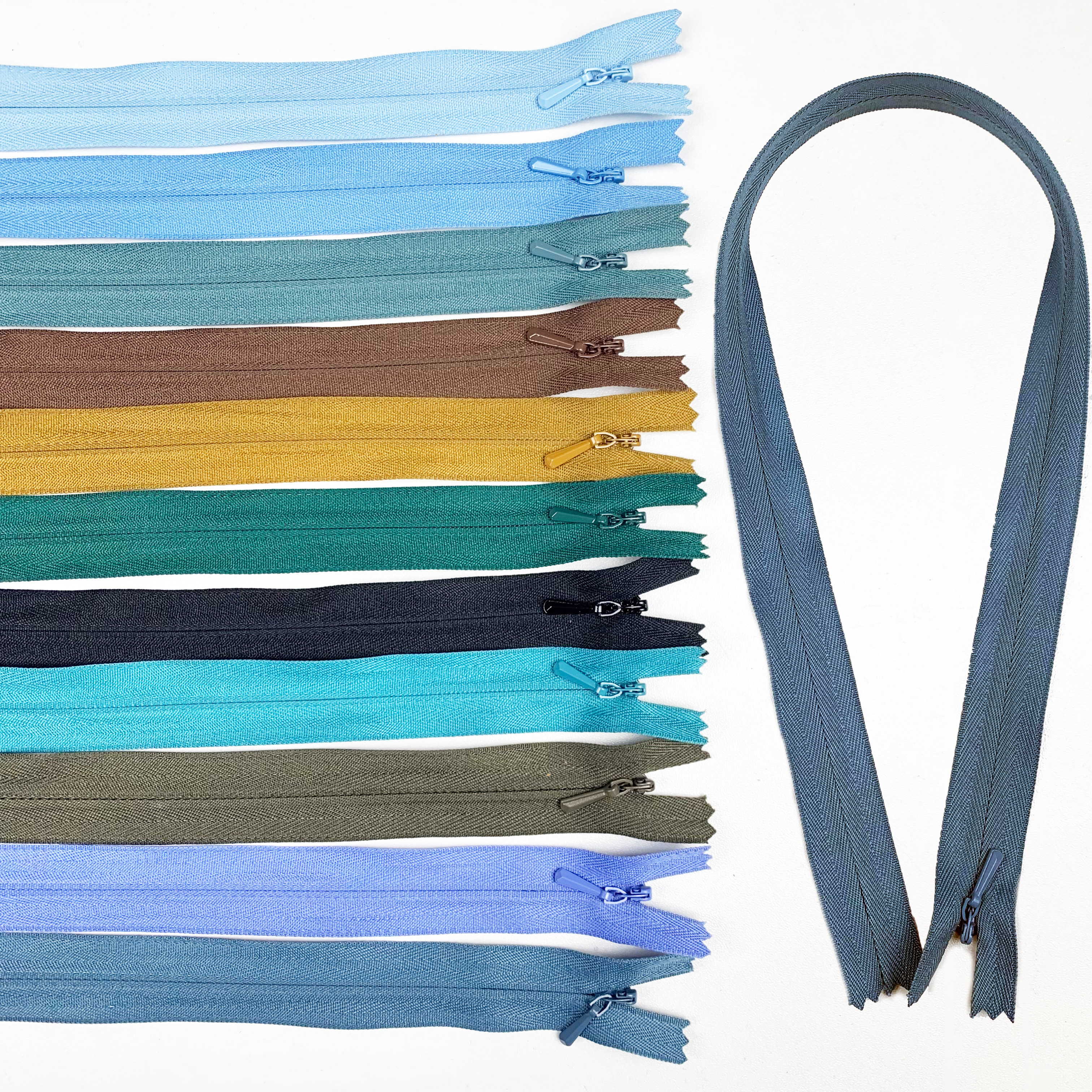 High quality wholesale 4# invisible nylon close end custom 3 fabric colorful fabric tape zipper for garments for men