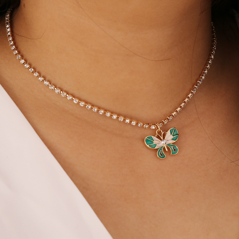 Explosive fashion butterfly necklace simple personality electroplating alloy torque chain pendant locket choker necklet Collier