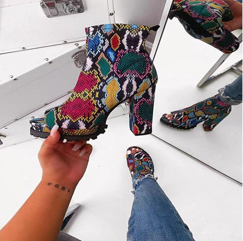 Фабричное Новое поступление, зимняя обувь, длинные сапоги martens, Кожаные женские ботильоны на высоком каблуке
