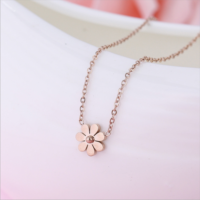 Wholesale Simple Cute Flower Titanium Flower Pendant Necklace