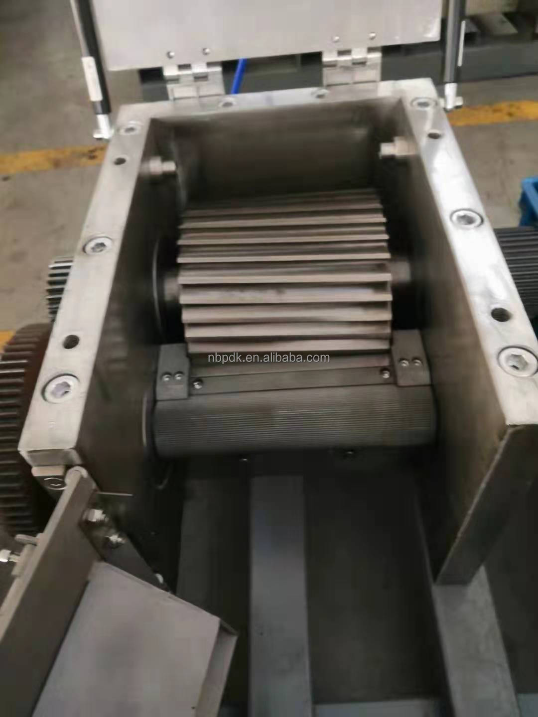 Plastic and rubber shredder roller knife alloy hob