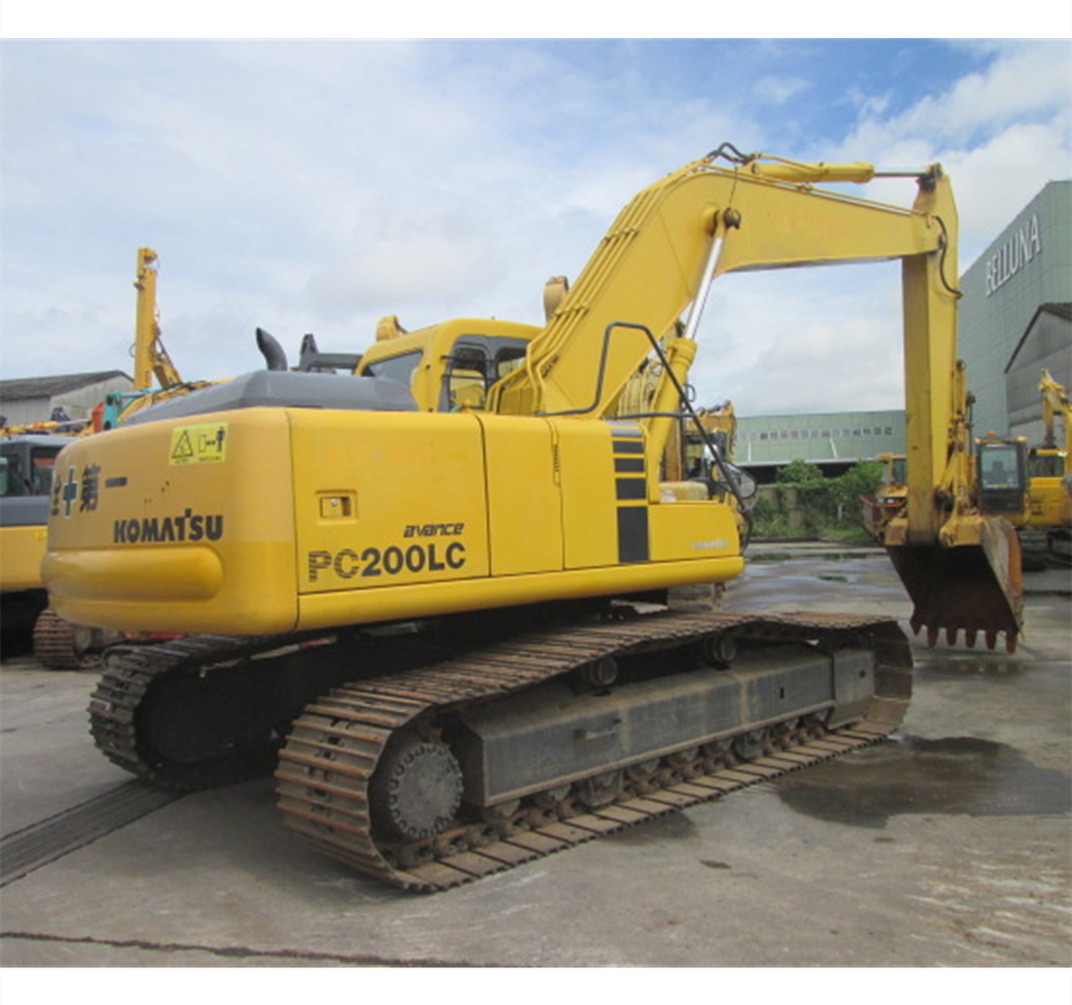 Горячая продажа высококачественного японского б/у экскаватора KOMATSU PC200-6 PC 200 200-6 PC200 Продам по низкой цене