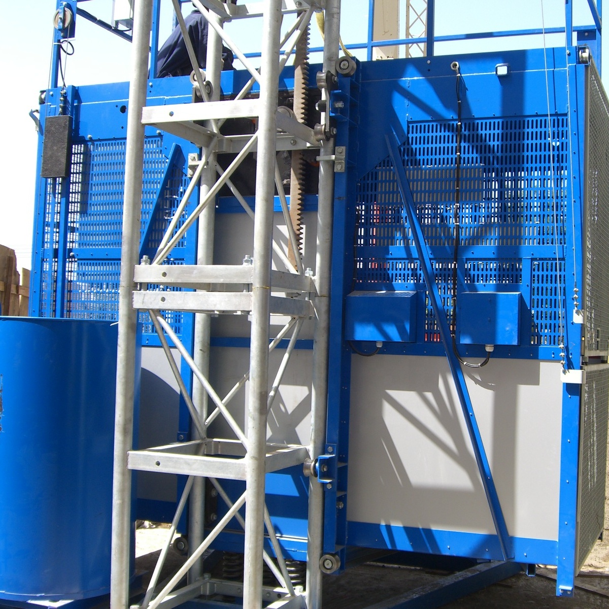 Rack and Pinion Construction Material Elevator With CE and EAC Certificate