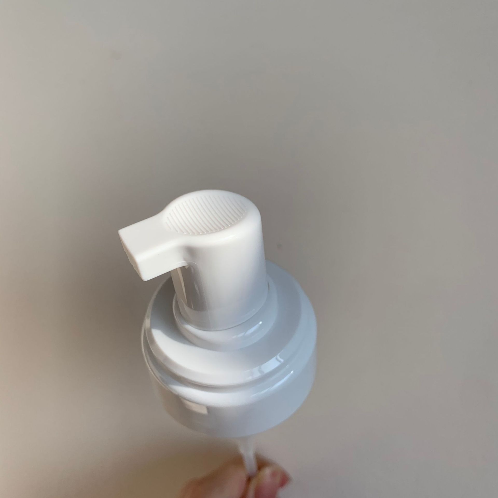 Beauty 43 mm Outside Spring 0.8 ml Plastic Foam Dispenser Pump for Shampoo and Mousse Bottle