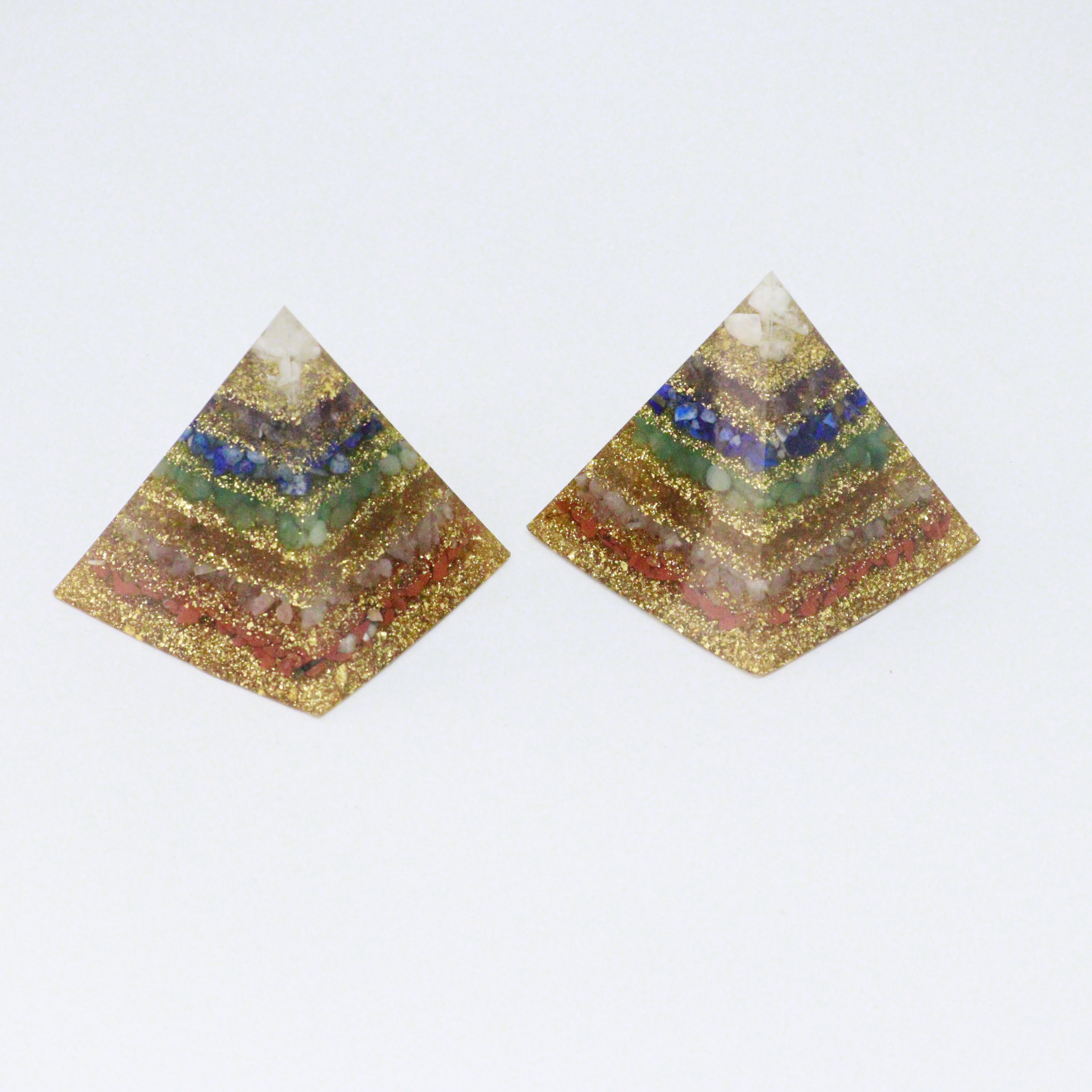 Wholesale seven chakra stone rainbow heat orgonite pyramid therapy crystal meditation tower
