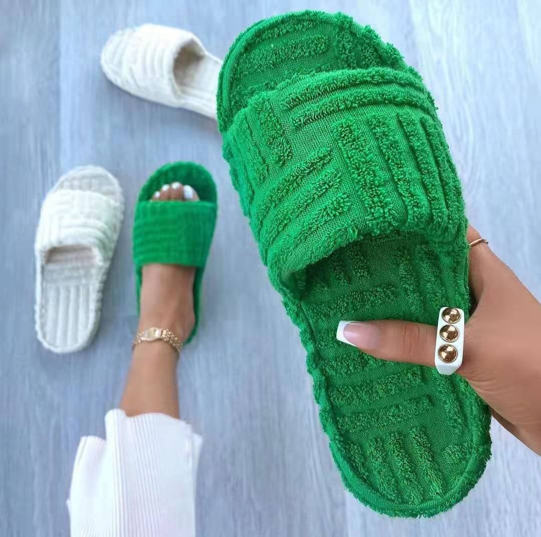 Hot Sale Girl Winter Fur Slides Warm Designer Furry Fluffy Slippers Sandals Outdoor Famous Brands Women Fuzzy Slippers