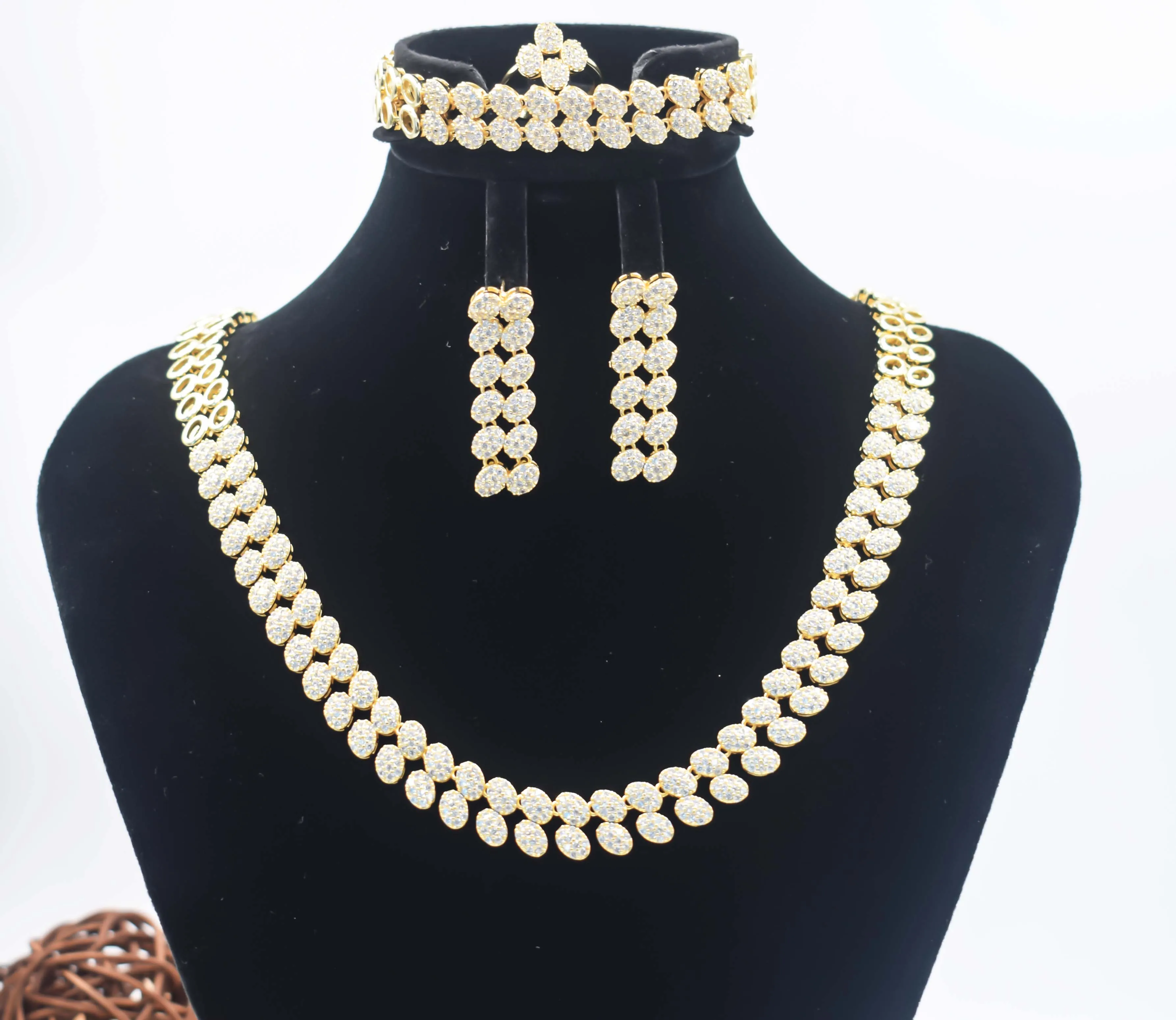 High quality chinese gold jewelry set luxury gold jewelry sets jewelry display sets