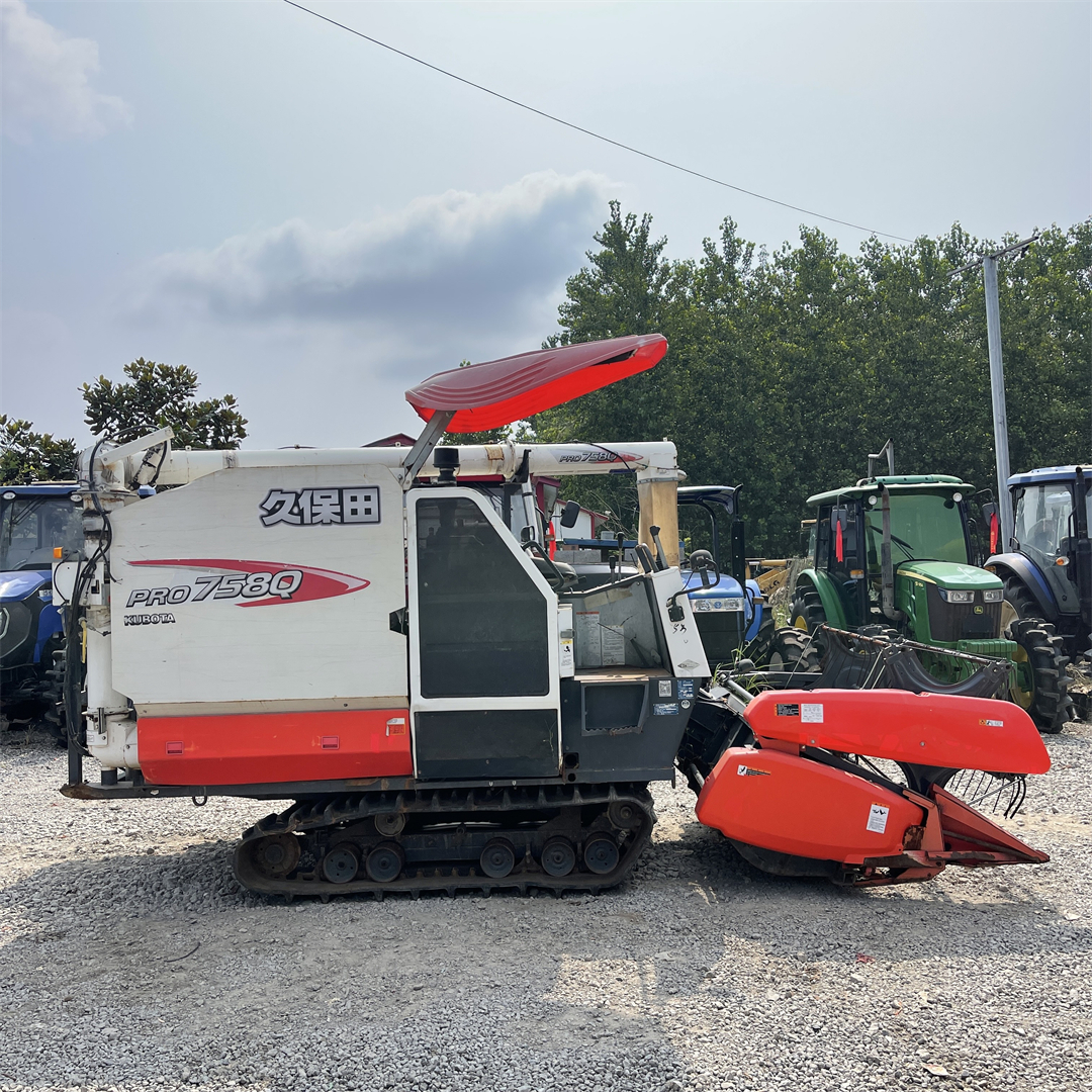 Fairly Used Kubota rice wheat combine harvester with cheap price