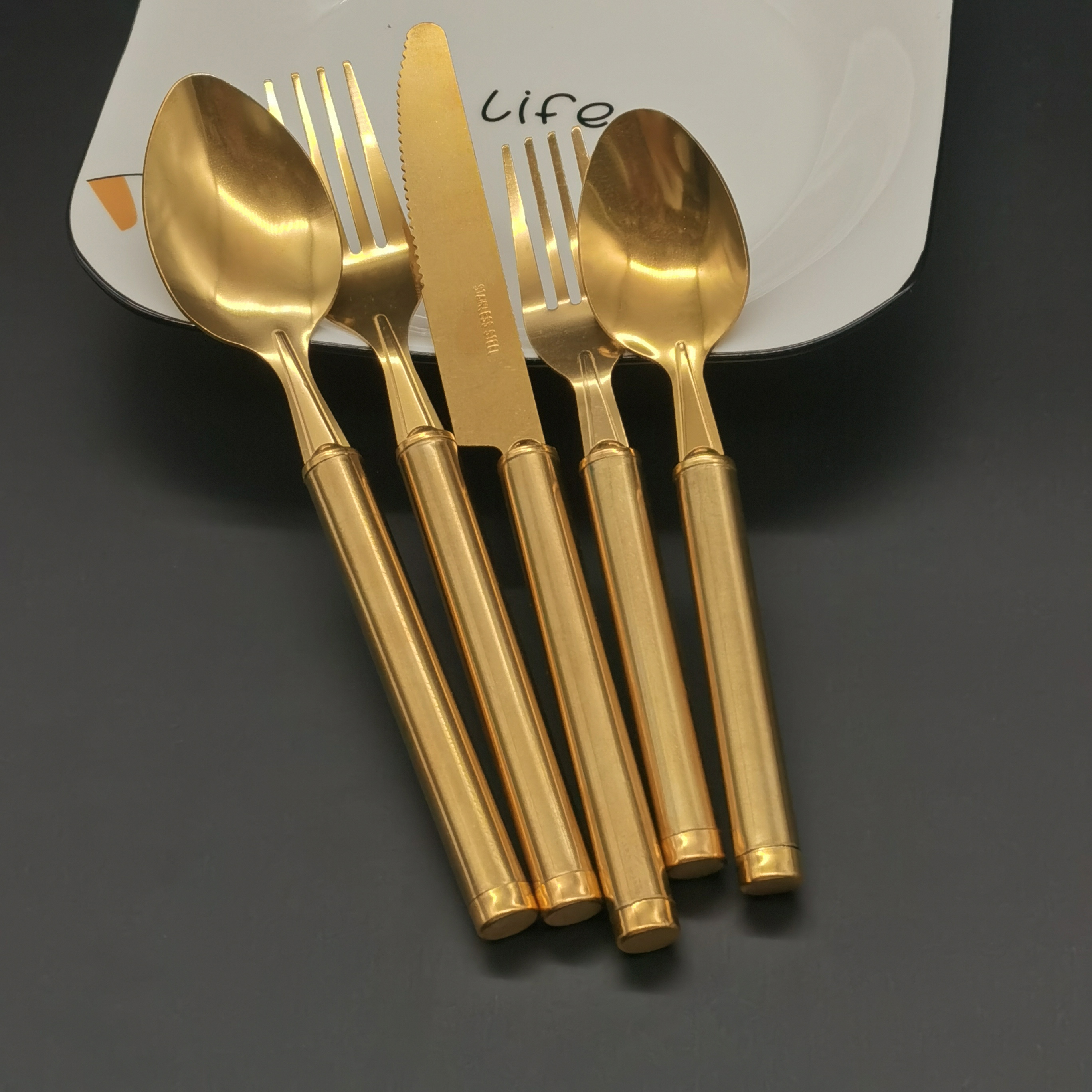 5 piece Modern luxury metal flatware sets stainless steel mirror gold cutlery set