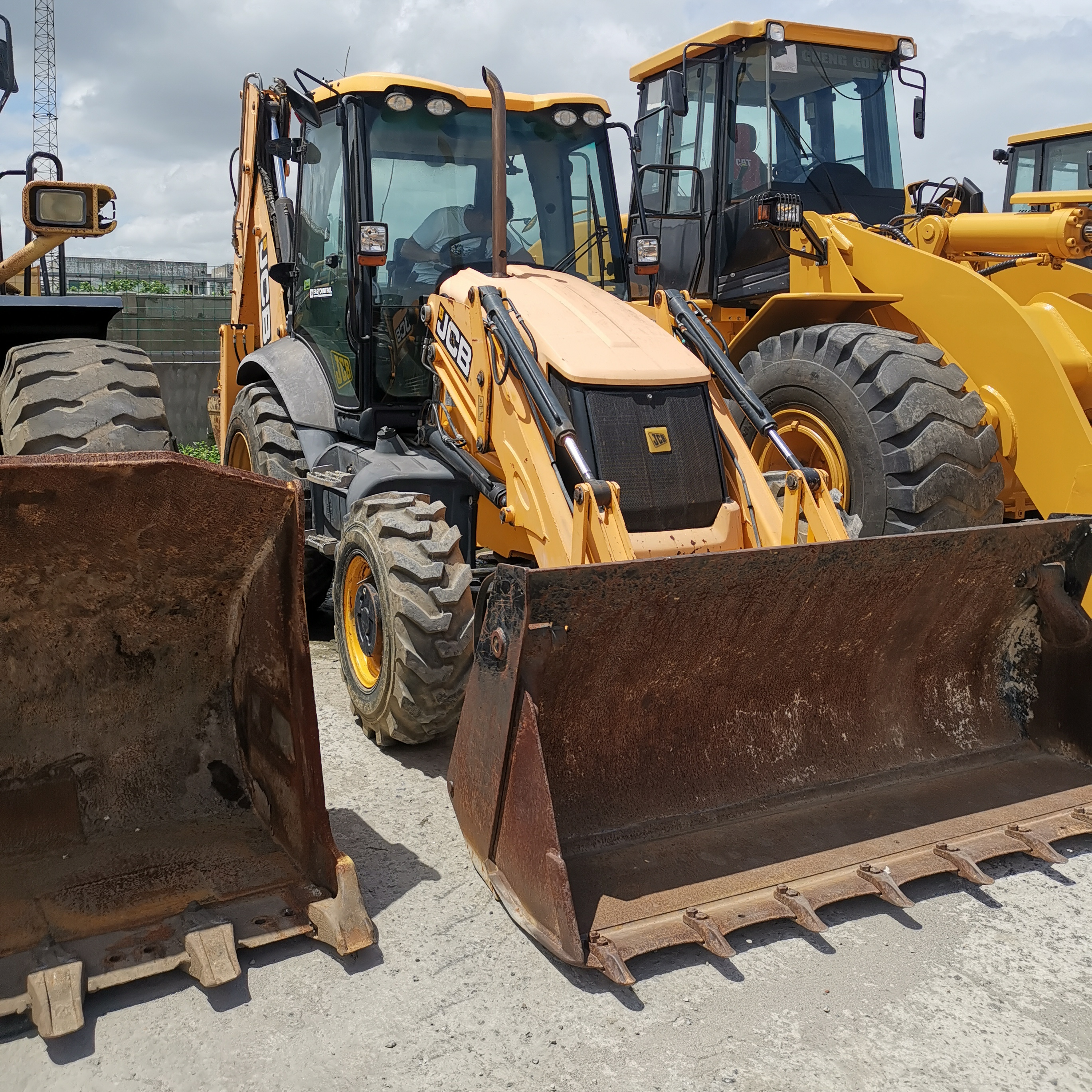Б/у экскаватор-погрузчик jcb б/у недорогой jcb 3CX 4CX б/у JCB 3cx б/у экскаватор-погрузчик б/у