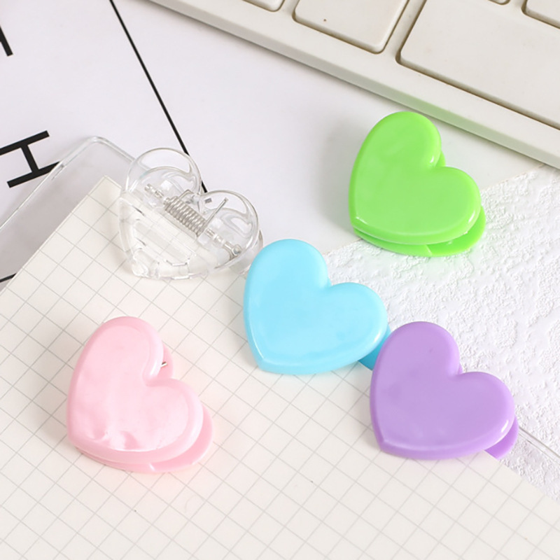 Memo Photo Mini Plastic Acrylic Clip Transparent Sealing Hook Clear Heart Shape Paper Clamp Small Clip for Student Writer Reader