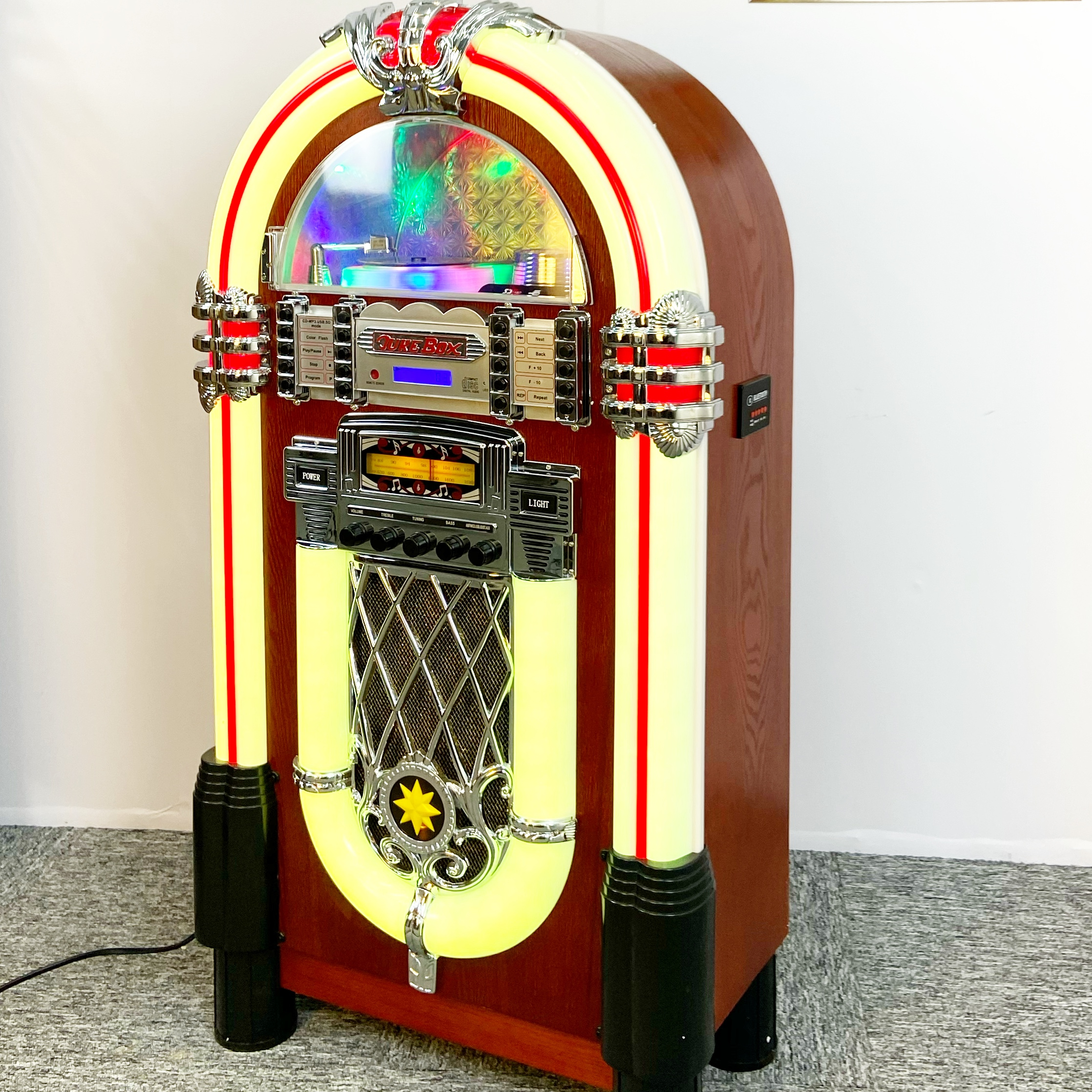 Посадочная полноразмерная коробка jukebox с CD проигрывателем, BT, USB и SD, радио