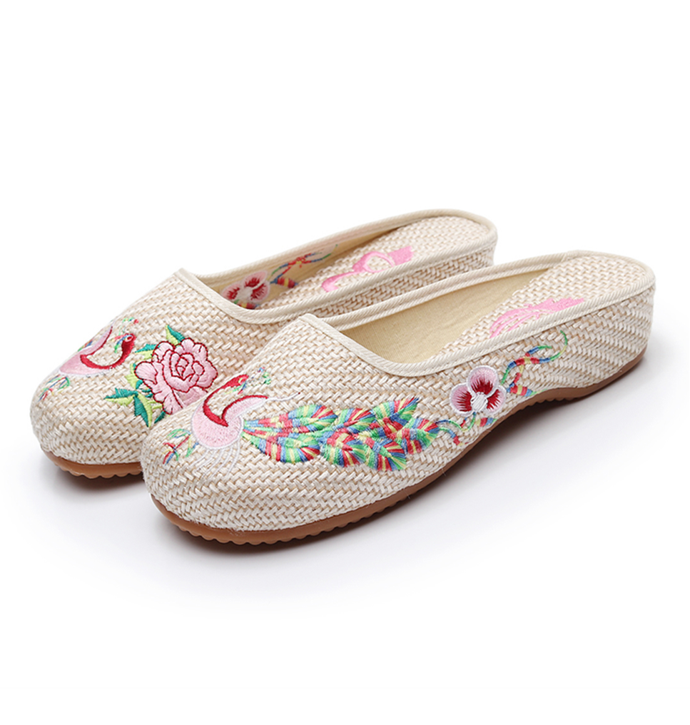 Cheap retro soft men leisure embroidered and old Beijing flat-soled cloth shoes that on sale
