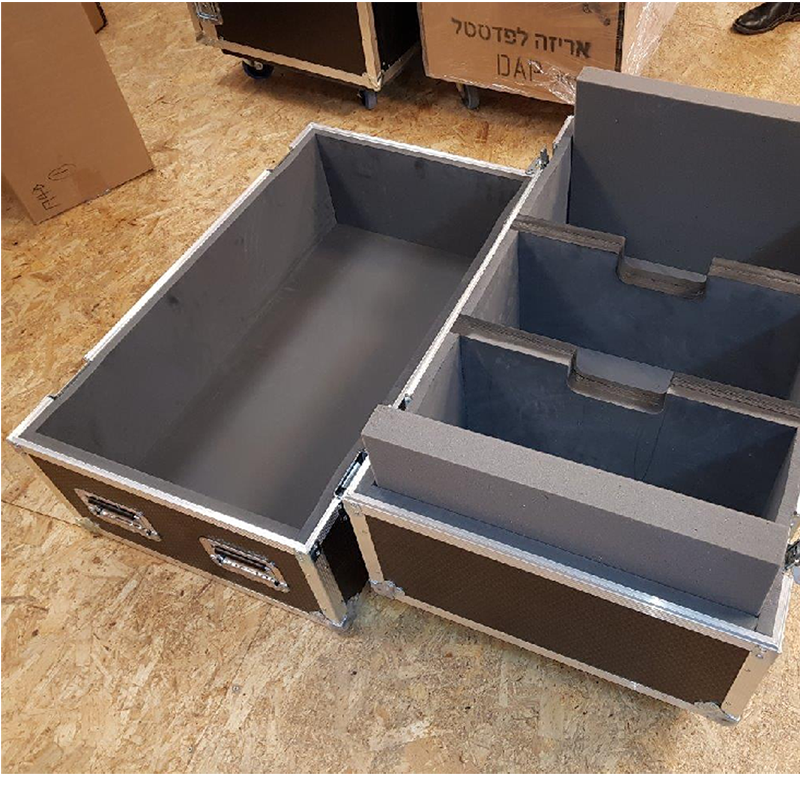 Heavy duty Shockproof Aluminum Wheeled Shipping Case With Customized foam