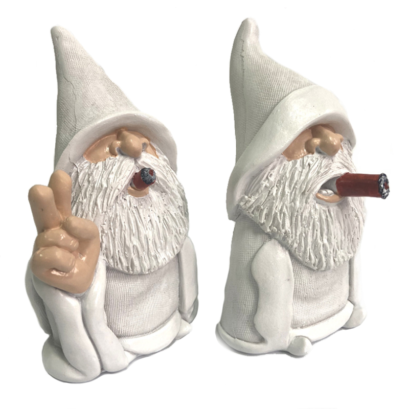 Hot Selling Old Man Smoking Garden Lawn Decoration Statue Multifunctional Waterproof Resin Portable Figure Sculpture Ornament