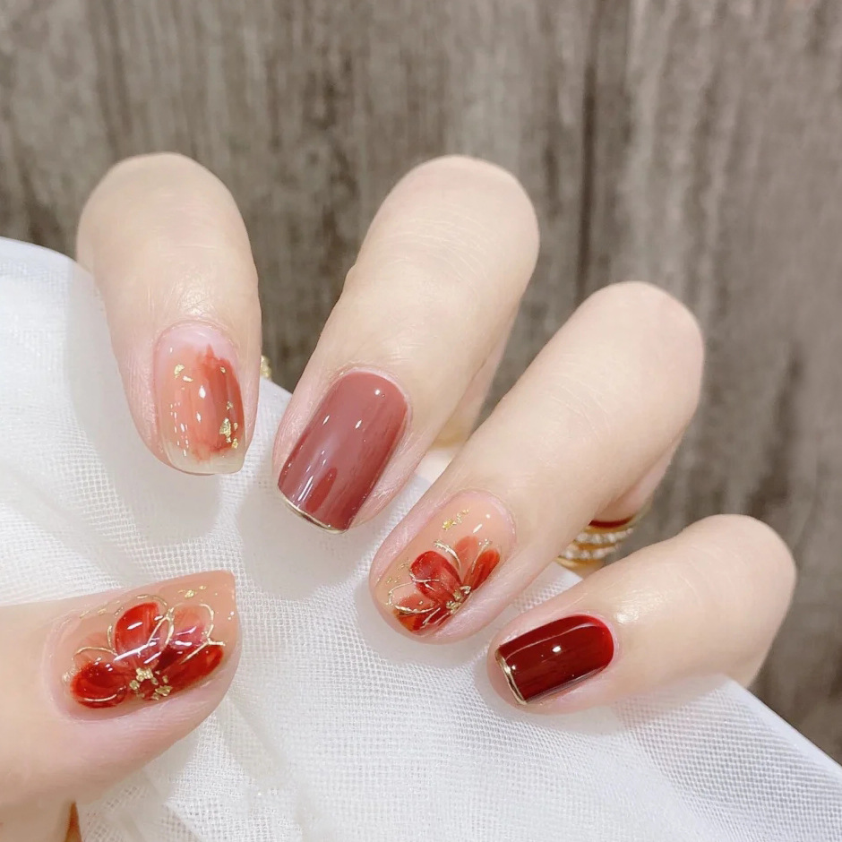 Wholesale Luxury Nail Supply Ladies False Press On Nails Designer Full Cover Acrylic Artificial Short Finger Fake Nails Tips Set