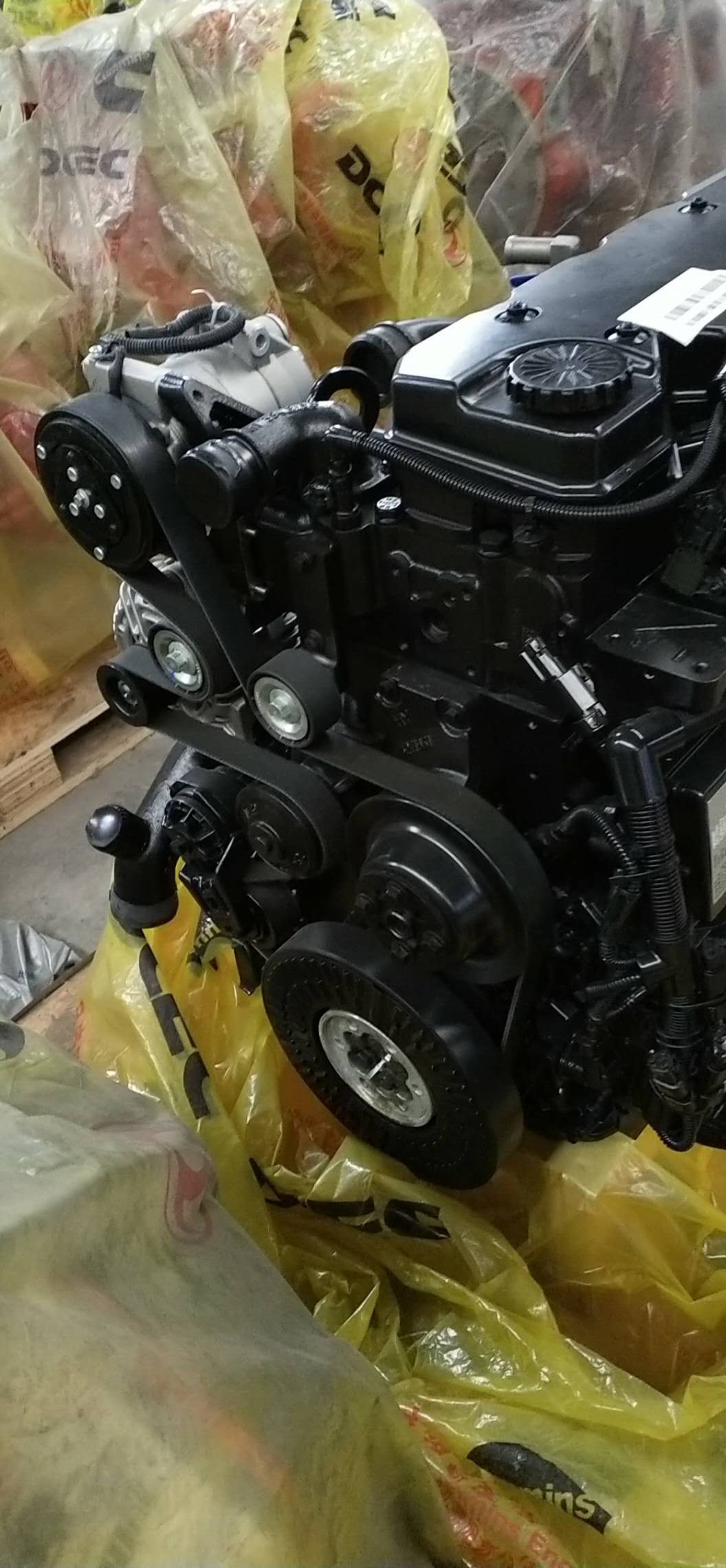 ISDe160-31 118kw 2500 об/мин дизельный двигатель Cummins ISD4.5 Dongfeng DCEC
