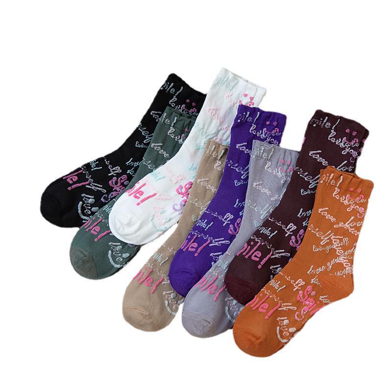 Autumn Korean New Stylish Retro Letters Jacquard Socks Woman Breathable Cotton Fancy Letters Women Socks