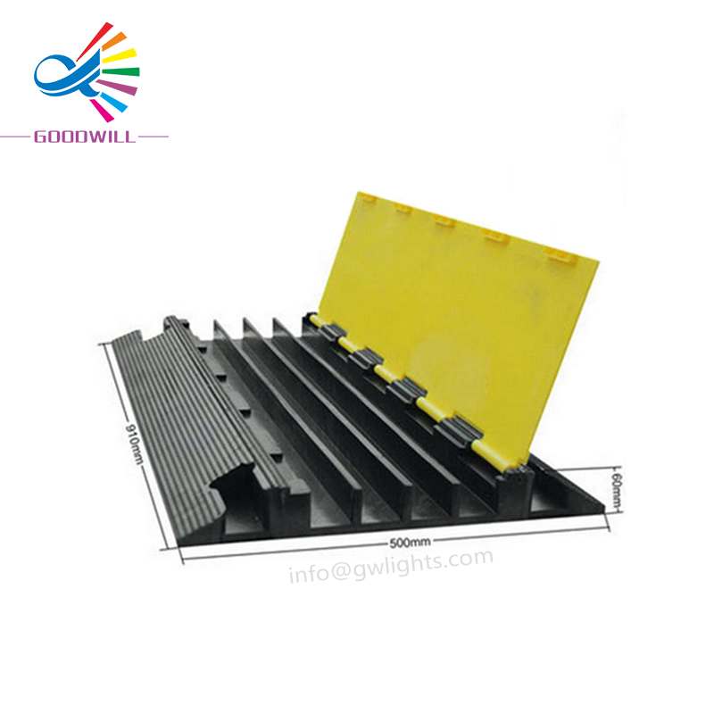 High quality 5 Channel cable ramp cable protector durable reflective rubber speed hump speed bump rubber cable ramp