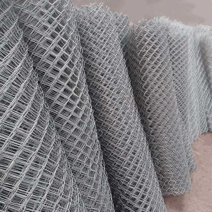 Сетчатая катушка для сетки со склада, 11 Калибр 2 ''* 2'' * 6'1/2 ''* 82'', оцинкованная Алмазная сетчатая ткань в рулоне, готовая к отправке