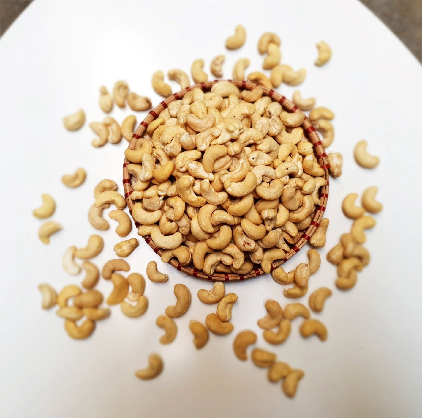 Dried Style and Raw Processing VIETNAM CASHEW NUTS IMPORT PRICE