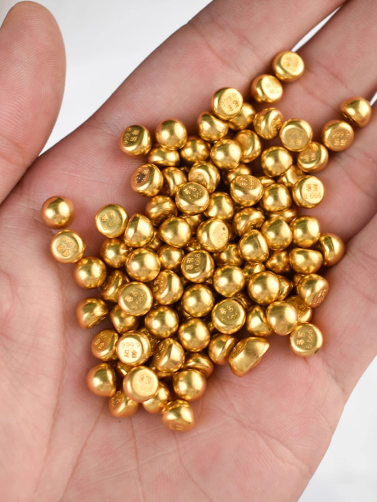 Solid Brass Imitation Gold ingot Adorns Small Ornaments To Attract Good Fortune Into The Treasure Golden Bean