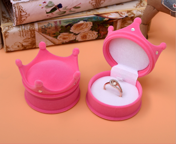 China Factory Wholesale Imperial Crown Velvet Necklace Ring Earring Jewelry Packaging Gift Box