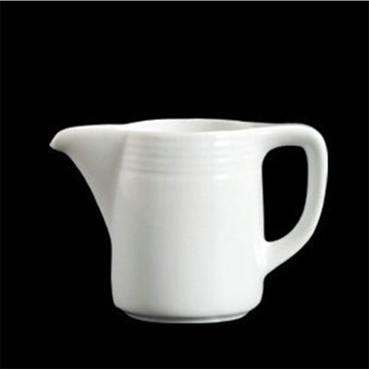 China supplier hotel used cheap porcelain creamer milk jug