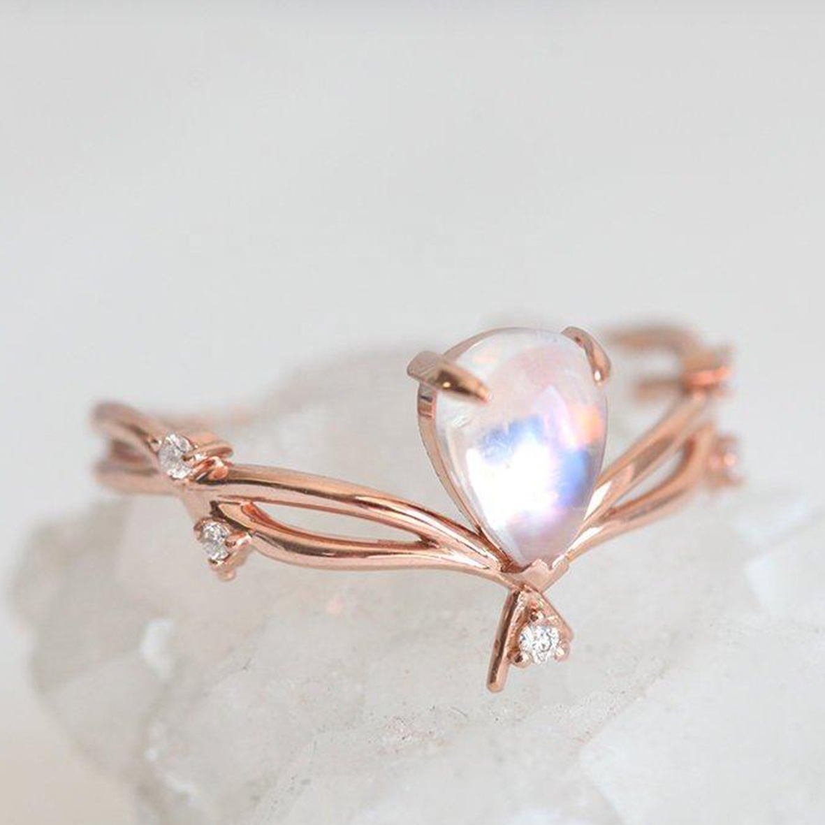 925 Sterling Silver Jewelry Pear-cut Moonstone Ring with Diamond Fashion Design Jewelry