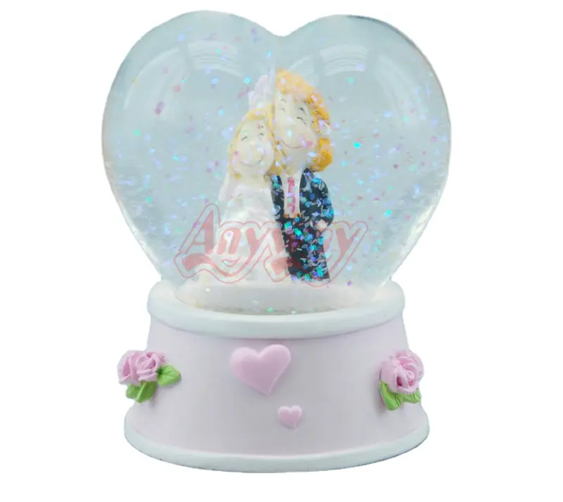 New style Heart shape Lovely bride and groom statue water snow globe for wedding souvenir gift