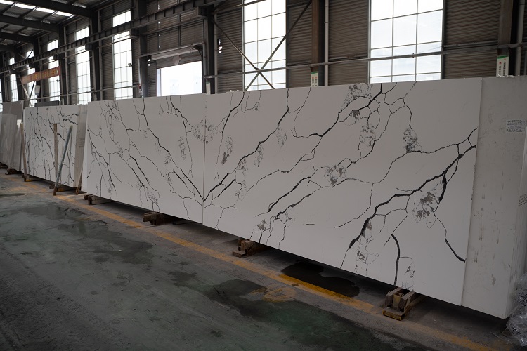 White Artificial Calacatta Marble Quartz Stone Slab