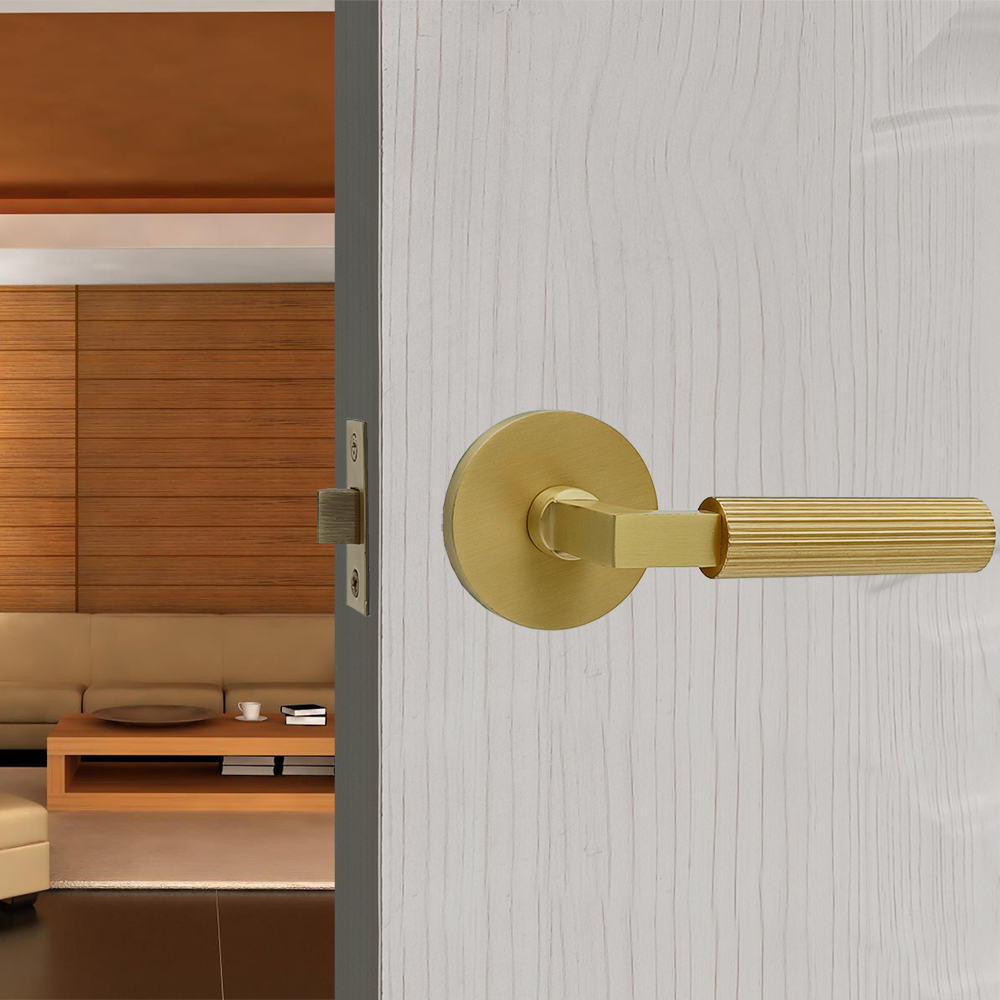Luxury Modern Zinc Alloy Golden Straight Knurled Design Door Handle Lock for Interior Passage Door