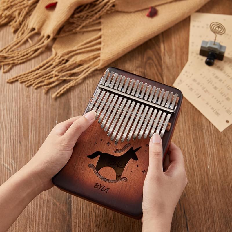 Тюнер kalimba из чистого дерева акации, музыкальный инструмент с большим пальцем, 17 клавиш, розовый, милый дизайн