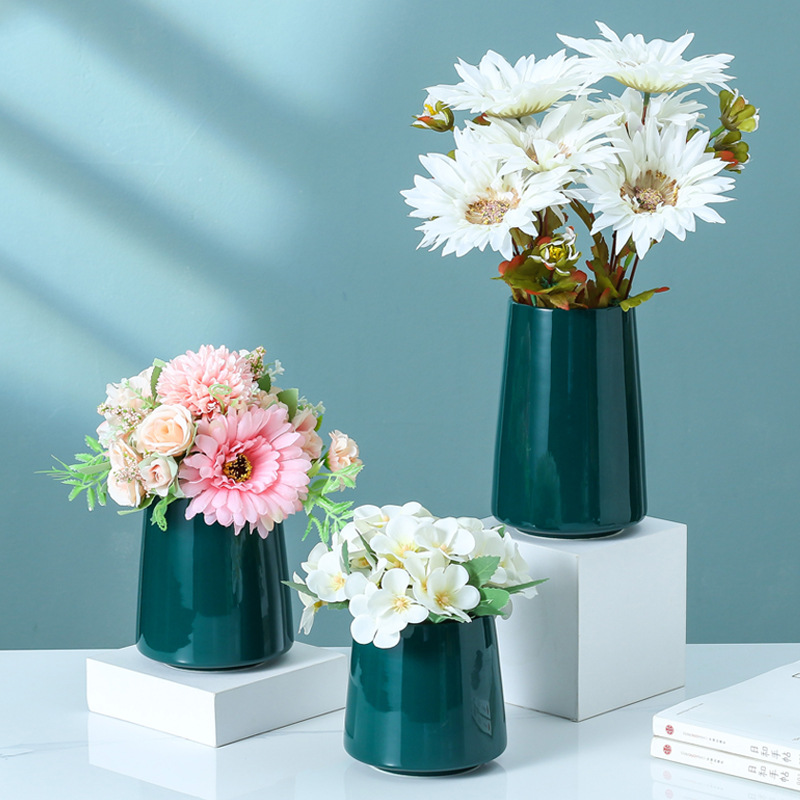 Wholesale cheap Desktop Ceramic Flower Vase for home decoration