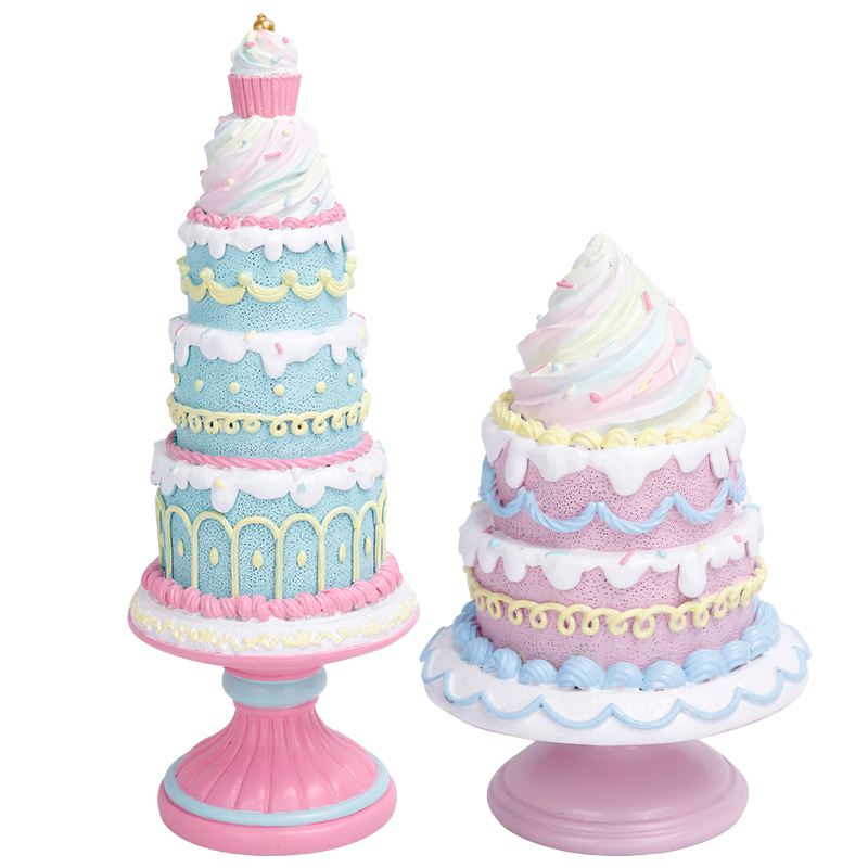 Redeco Hot Selling Creative Cake Tree Sculpture Crafts Ornament Resin Christmas Tree Figurine Gifts Party Desktop Decoration
