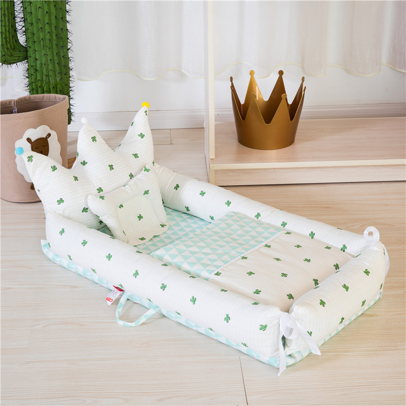 Portable crib detachable washable crown shape crib baby nest with quilt