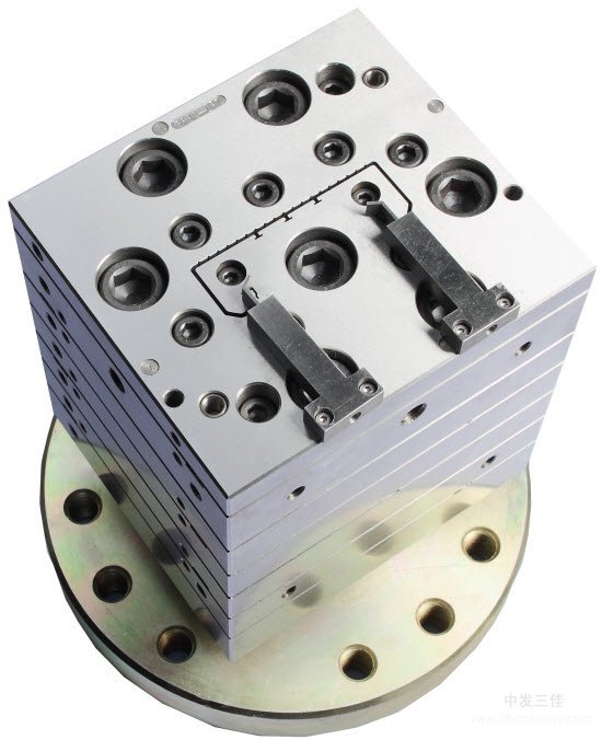 Plastic extrusion machine molds