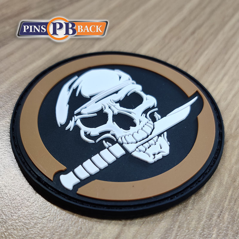 Резиновые нашивки PINSBACK на заказ, нашивки с 3D мягким логотипом, силиконовый крючок и петля, Резиновый значок, нашивка для одежды