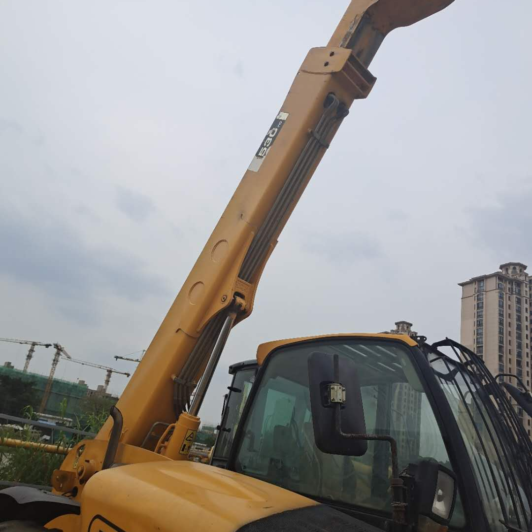 Подержанный вилочный погрузчик JCB 530