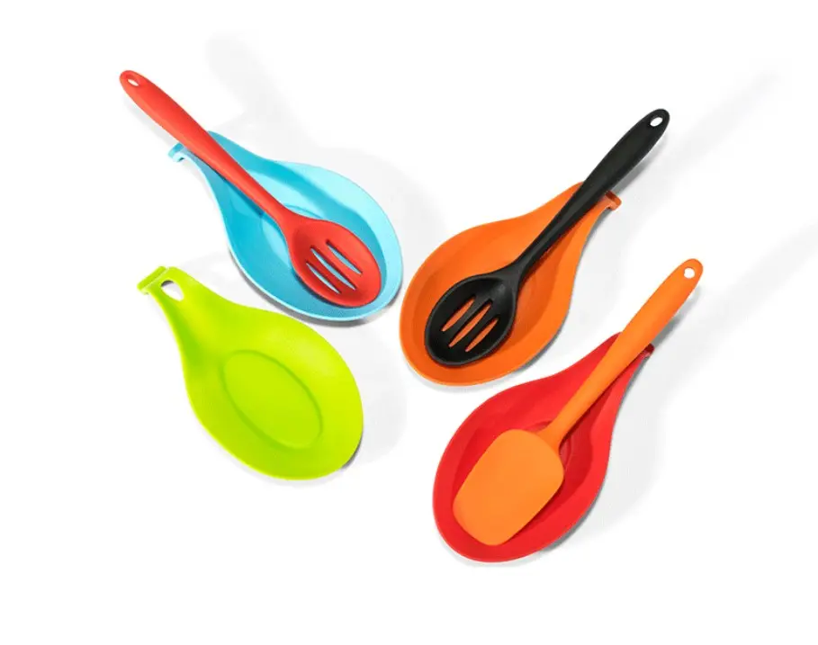 Food grade unique kitchen gadgets Silicone spoon holder Rack cutlery holder kitchen spoon rest