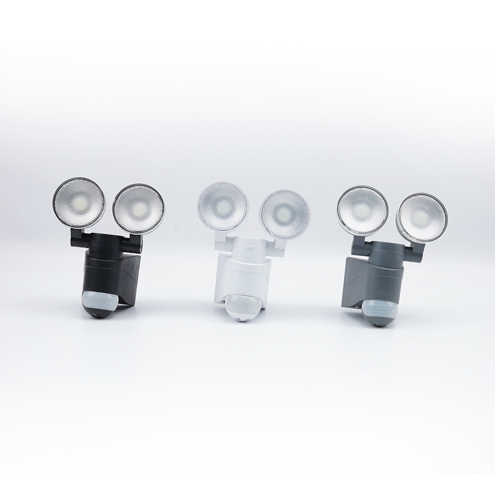 High Quality Outdoor Security Lamp Solar Powered Motion Sensor Light With Double Head