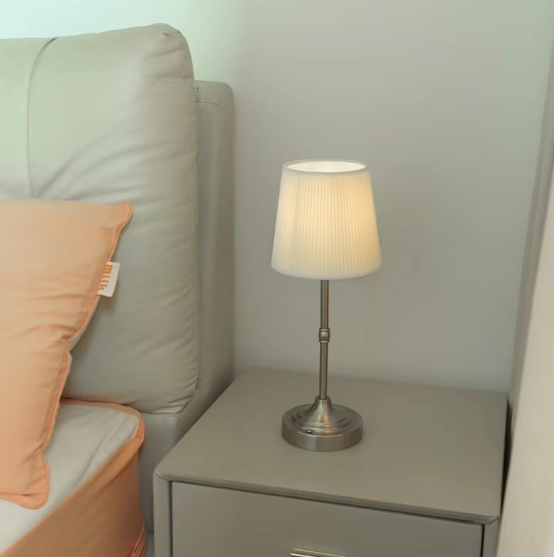 Creative Rechargeable Table Night Lights Cordless Touch Desk Lamp Modern Decorative Lamp