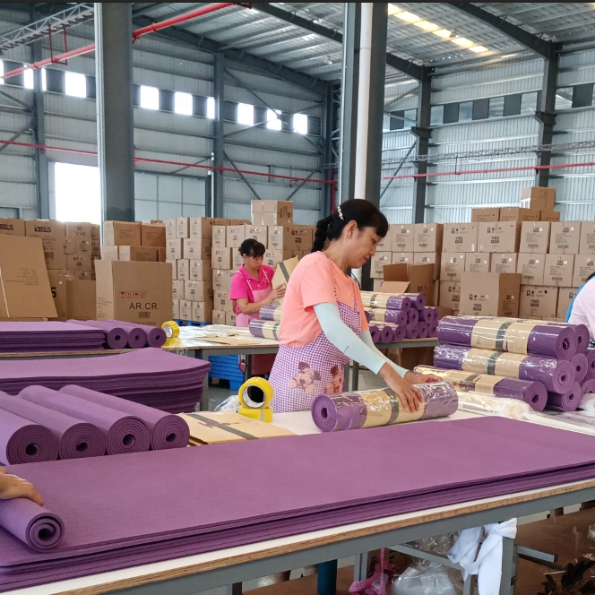 TPE Yoga Mat 4/5/6 mm thickness portable eco friendly workout mat logo customized fitness gym sport for yoga lover and beginner