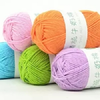 Dimuni Oem Eco-Friendly Milk Cotton Yarn 4ply 50g Crochet Fancy Yarn Hand Knitting Yarn