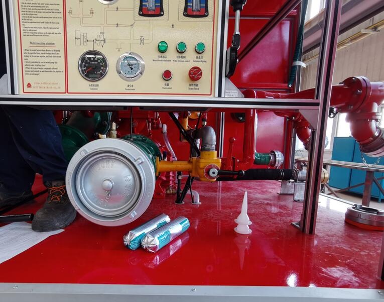 sinotruk sinotruck howo 4x2 6x4 8x4 Water Foam Tank Rescue Vehicle Fire Engine Fire Extinguisher Fire Fighting Pump Truck