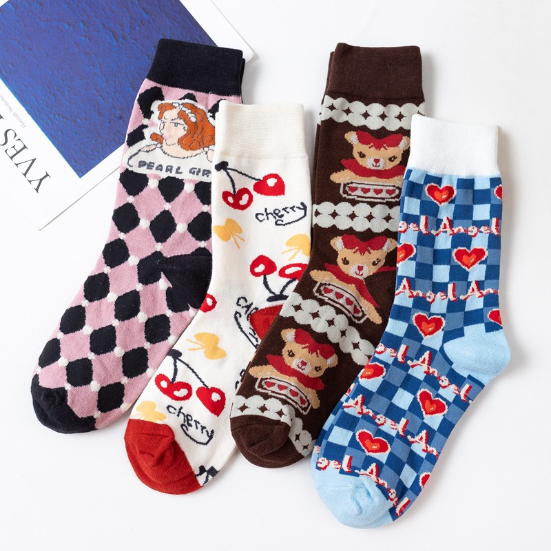 Wholesale New Fashion Grid Cute Cartoon Animals Bear Ladies Socks Breathable Cotton Fancy Assorted Color Women Tube Socks
