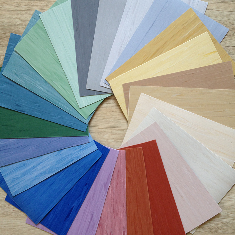 Homogeneous Piso Anti Bacterial Para Hospital Flooring Pvc Roll Hospitales Nonslip Vinyl Modern Indoor European UV Coating 2mm