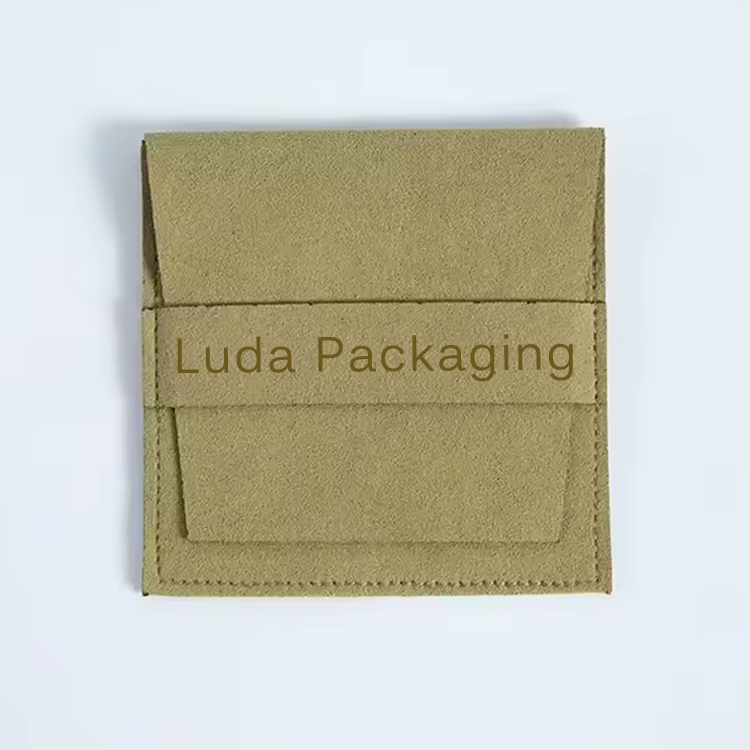 8*8cm luxury drawstring custom velvet jewelry bag with logo,tie banner microfiber jewelry pouch with insert pad green